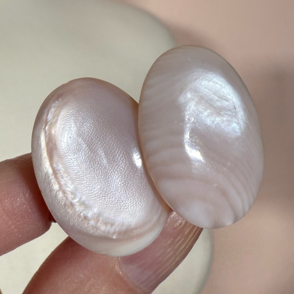 vintage 1980's Oversized oval mother of pearl shell minimalist clip on earrings